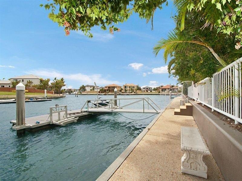 40 – 42 The Peninsula, Sovereign Islands QLD 4216