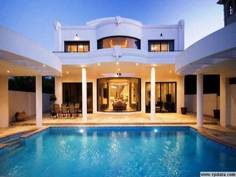 35 Brittanic Crescent, Sovereign Islands QLD 4216