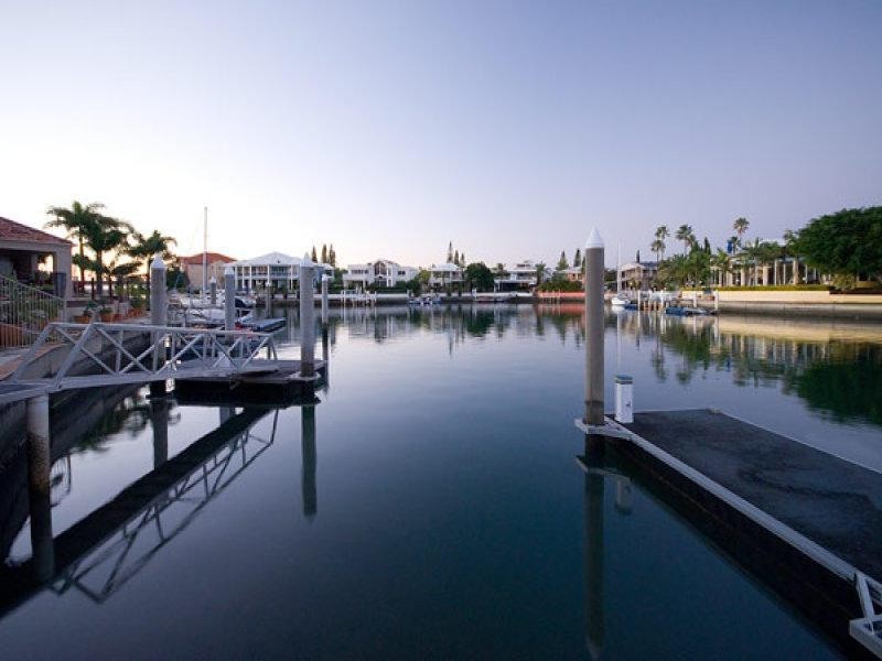 35 Brittanic Crescent, Sovereign Islands QLD 4216