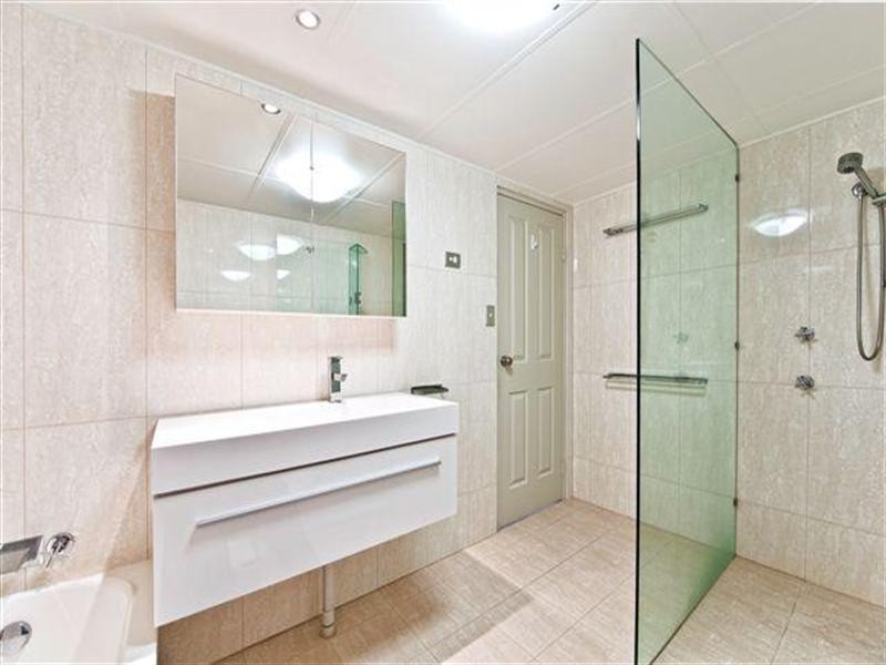 3277 Surfers Paradise Paradise Boulevard, Surfers Paradise QLD 4217