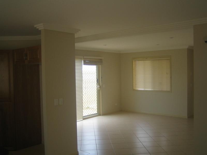 2-76a Pohlman Street, Southport QLD 4215