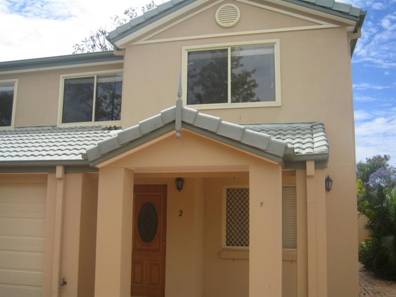 2-76a Pohlman Street, Southport QLD 4215