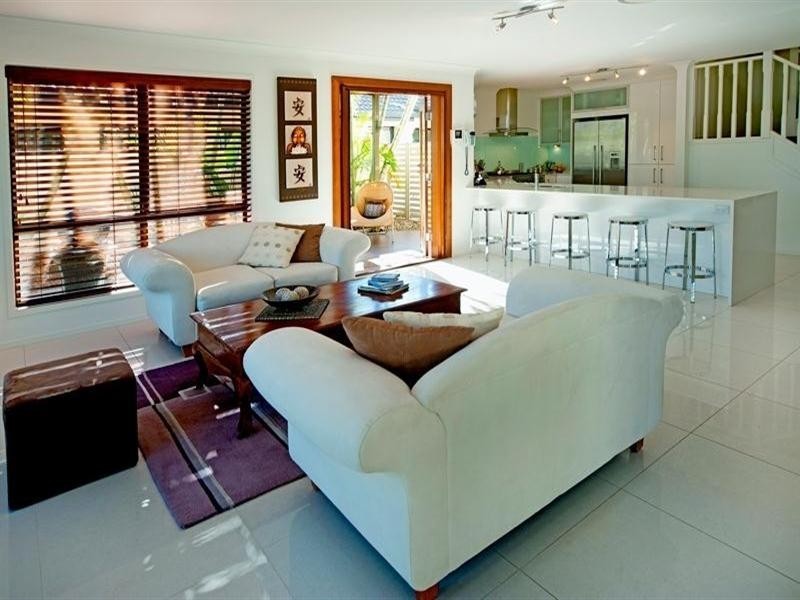 2a Champagne, Hope Island QLD 4212