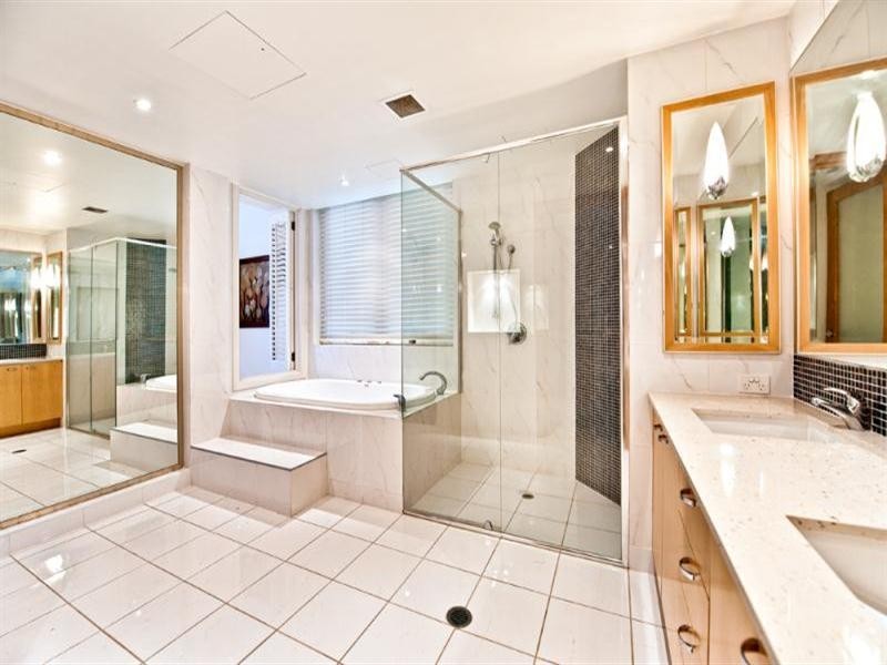 1-6 Trickett Street, Surfers Paradise QLD 4217