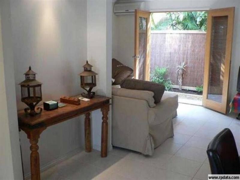 2-31 Fisher Avenue, Southport QLD 4215