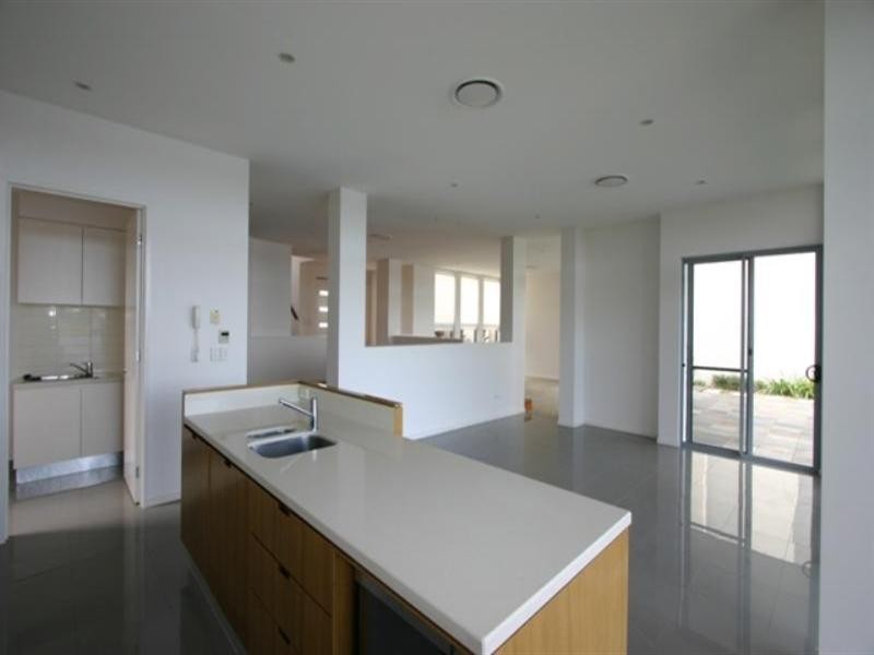 6071 Lugano Drive, Hope Island QLD 4212