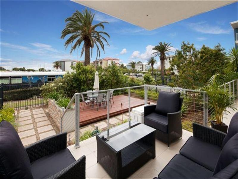 413/66 Sickle Avenue, Hope Island QLD 4212