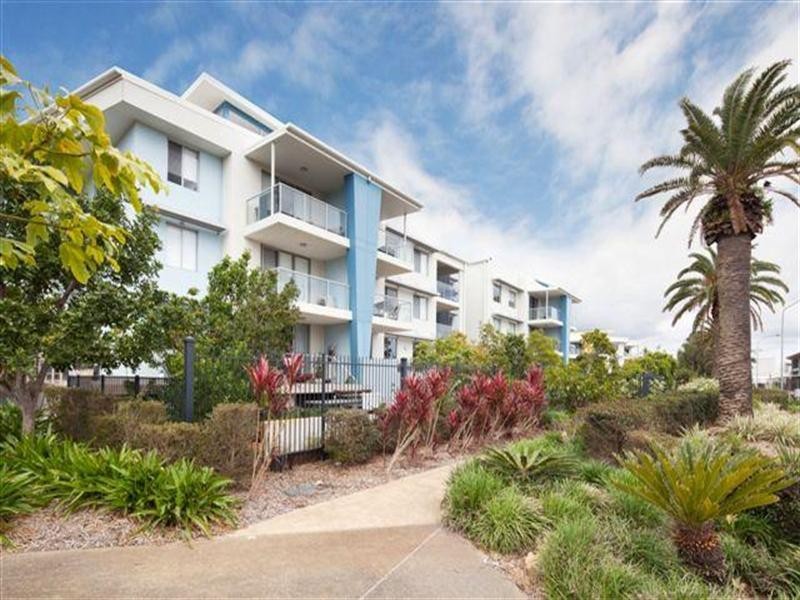 413/66 Sickle Avenue, Hope Island QLD 4212