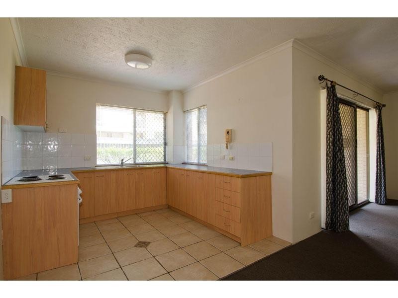 2/13 Stanhill Drive, Chevron Island QLD 4217