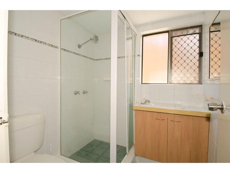 2/13 Stanhill Drive, Chevron Island QLD 4217