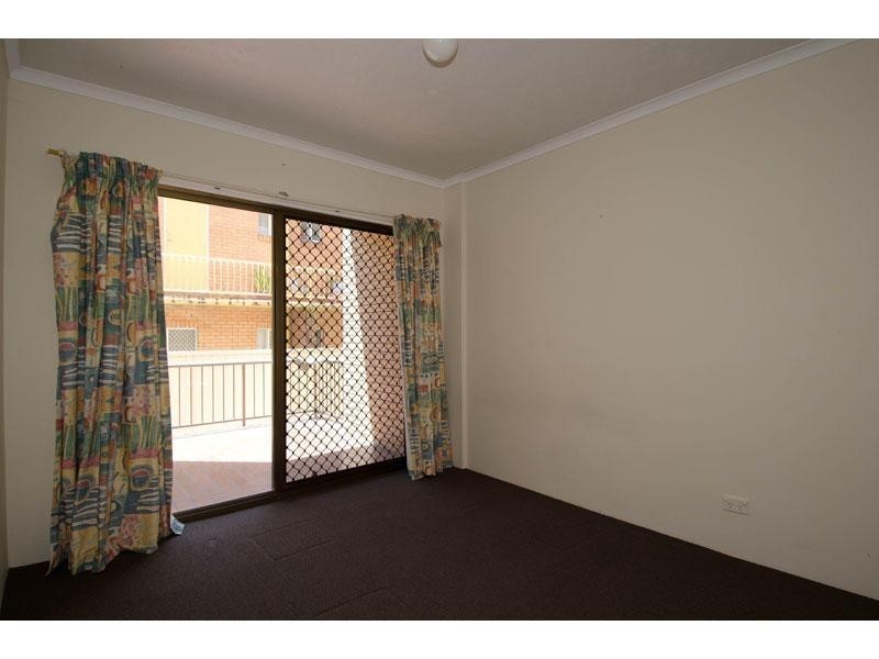 2/13 Stanhill Drive, Chevron Island QLD 4217