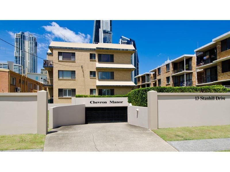 2/13 Stanhill Drive, Chevron Island QLD 4217