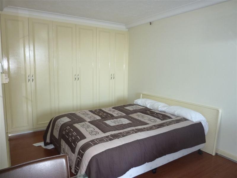 18 Hanlan Street, Surfers Paradise QLD 4217