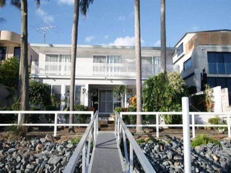 267 Stanhill Drive, Chevron Island QLD 4217