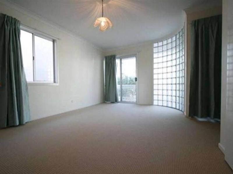 267 Stanhill Drive, Chevron Island QLD 4217