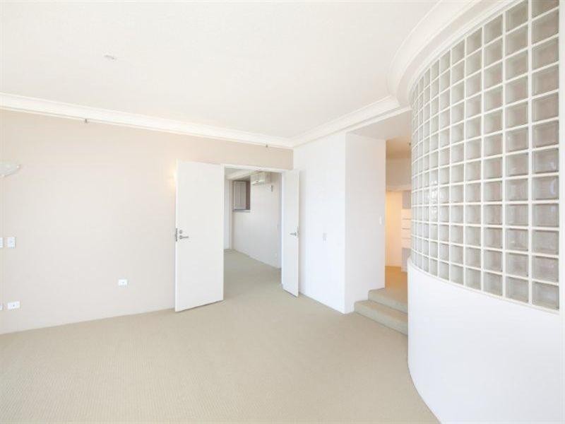 73 Grand Mariner. 12 Commodore Drive, Surfers Paradise QLD 4217