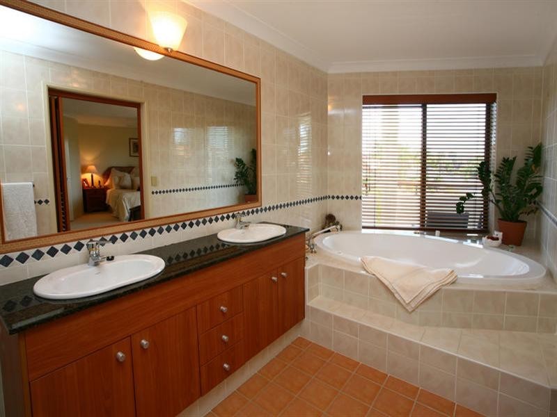 62 Blair Athol Crescent, Sorrento QLD 4217
