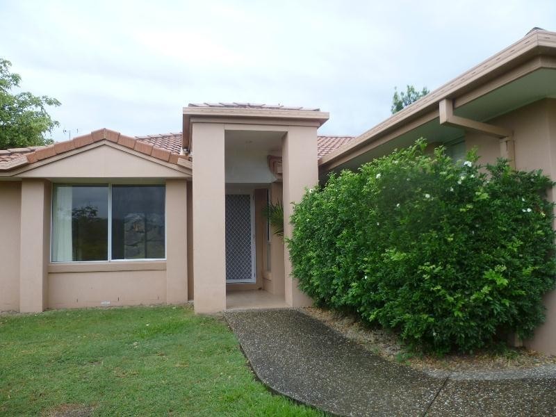 25 Heatons Crescent, Pacific Pines QLD 4211