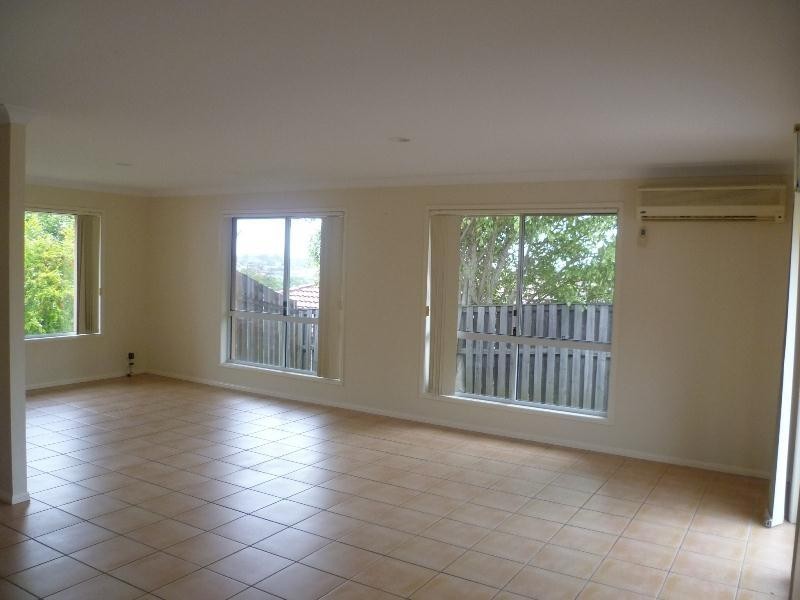 25 Heatons Crescent, Pacific Pines QLD 4211