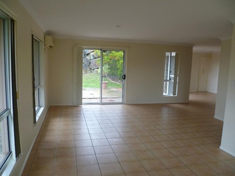 25 Heatons Crescent, Pacific Pines QLD 4211