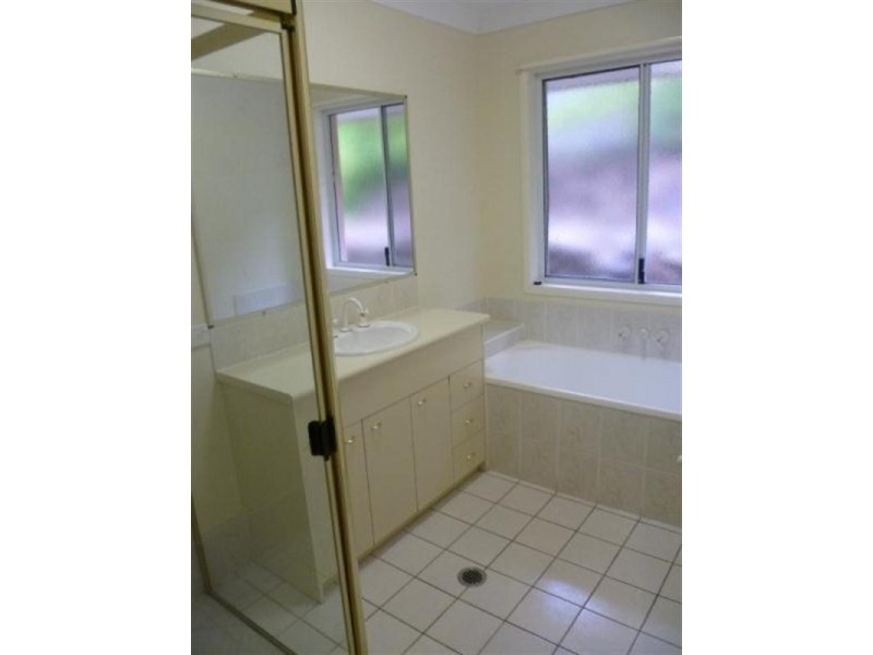 25 Heatons Crescent, Pacific Pines QLD 4211