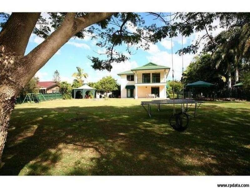 71 Marbella Drive, Benowa QLD 4217