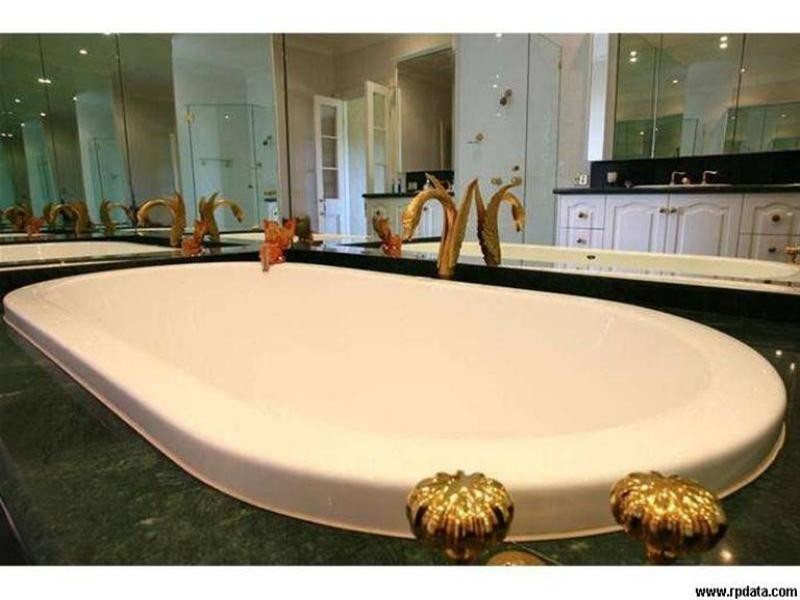 71 Marbella Drive, Benowa QLD 4217