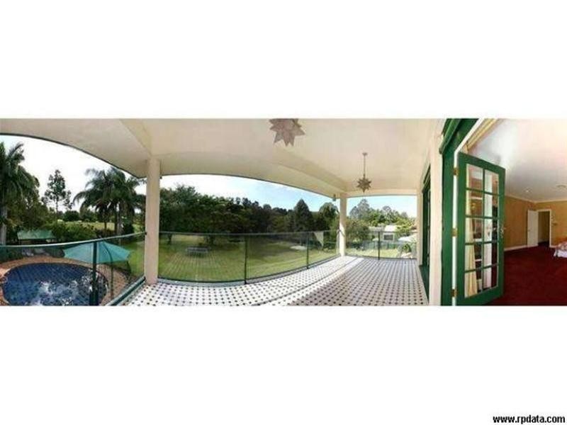 71 Marbella Drive, Benowa QLD 4217