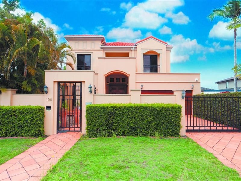 108 Amalfi Drive, Isle Of Capri QLD 4217