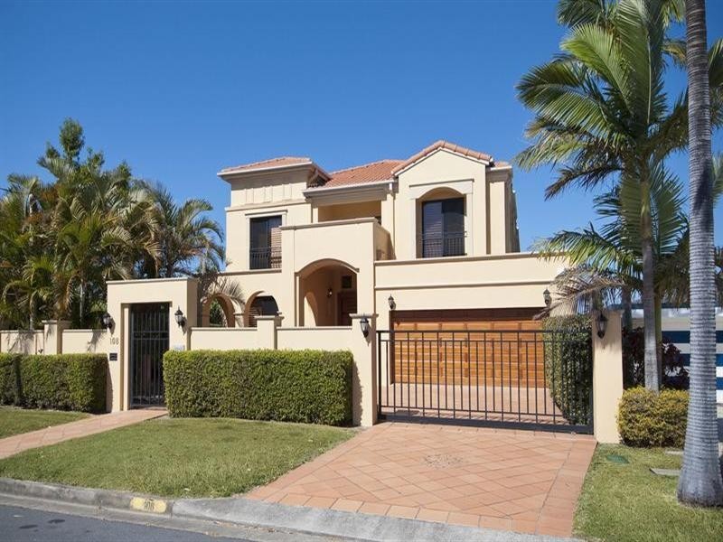 108 Amalfi Drive, Isle Of Capri QLD 4217