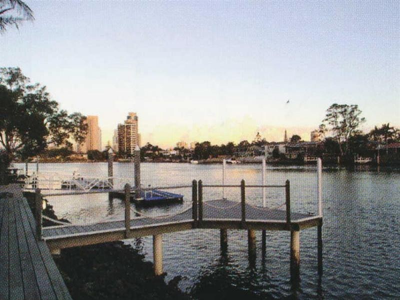 108 Amalfi Drive, Isle Of Capri QLD 4217