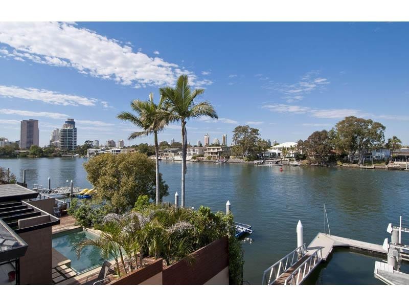 108 Amalfi Drive, Isle Of Capri QLD 4217