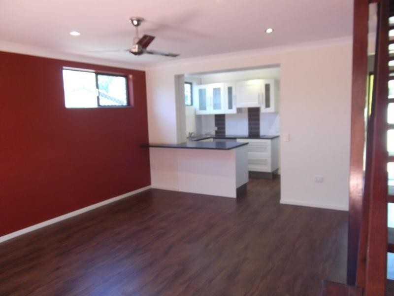 2/59 Hooker Boulevard, Broadbeach Waters QLD 4218