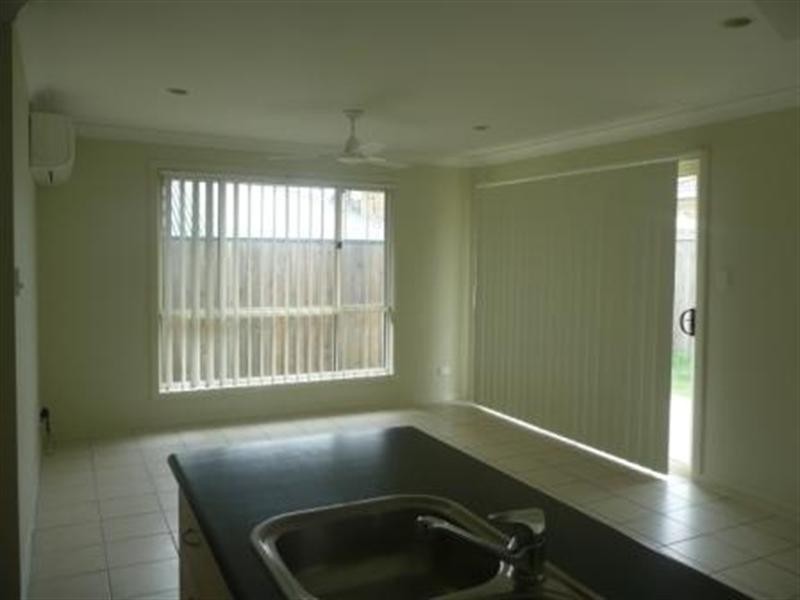 11 Trillers Avenue, Coomera QLD 4209