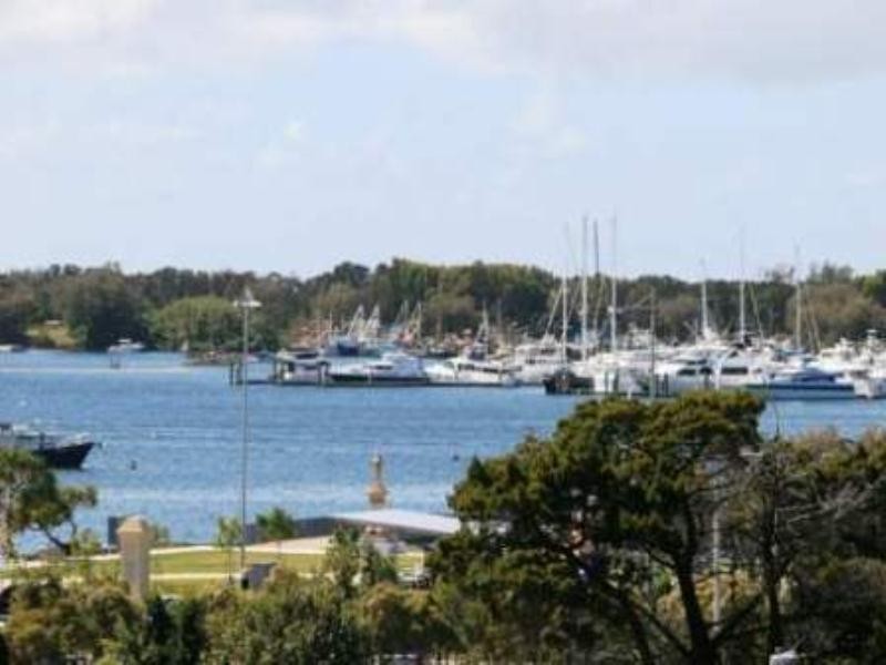 10C-10 Marine Parade, Southport QLD 4215