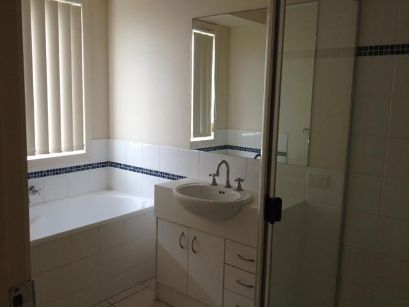 2 Worth Crt Upper Coomera, Upper Coomera QLD 4209