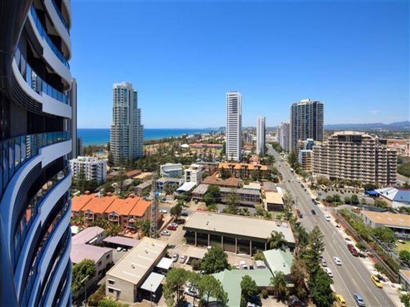 4 Charles Avenue, Broadbeach QLD 4218