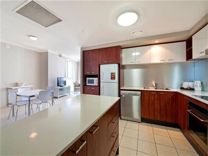 23 Ferny Avenue, Surfers Paradise QLD 4217