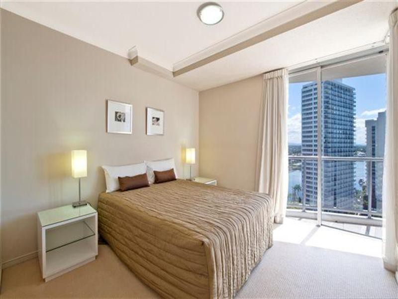 23 Ferny Avenue, Surfers Paradise QLD 4217