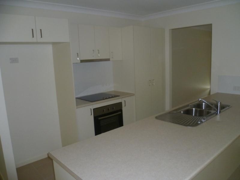 20 Dily Street, Hillcrest QLD 4118