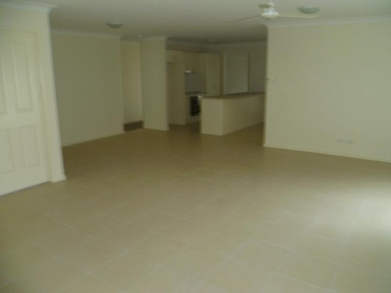 20 Dily Street, Hillcrest QLD 4118