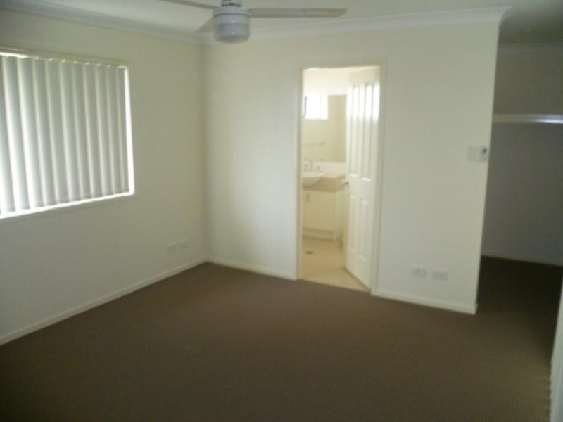 20 Dily Street, Hillcrest QLD 4118