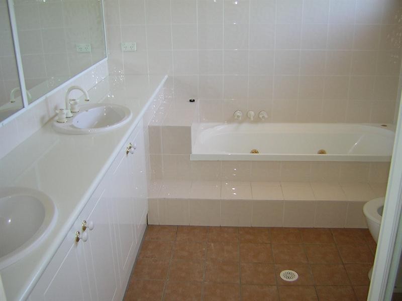 24 Mackay Close, Sorrento QLD 4217