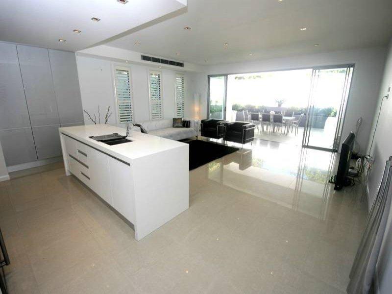 1-18 Drury Avenue, Southport QLD 4215