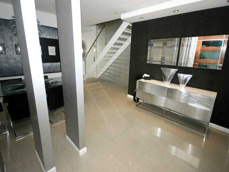 1-18 Drury Avenue, Southport QLD 4215