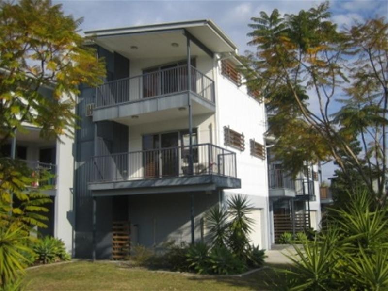 9-29 Proud Street, Labrador QLD 4215