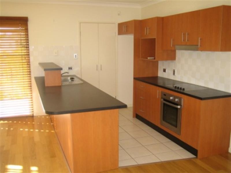 9-29 Proud Street, Labrador QLD 4215