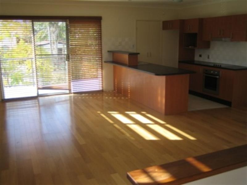 9-29 Proud Street, Labrador QLD 4215