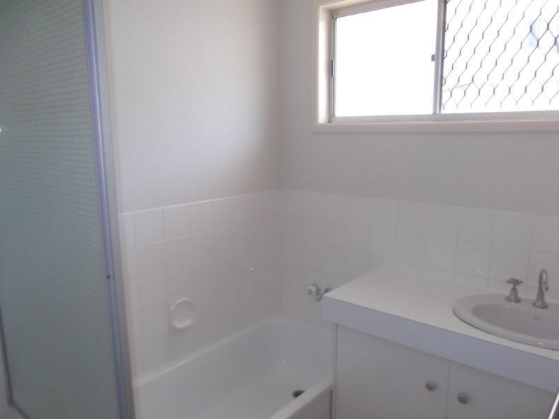 112 Kindra Avenue, Southport QLD 4215