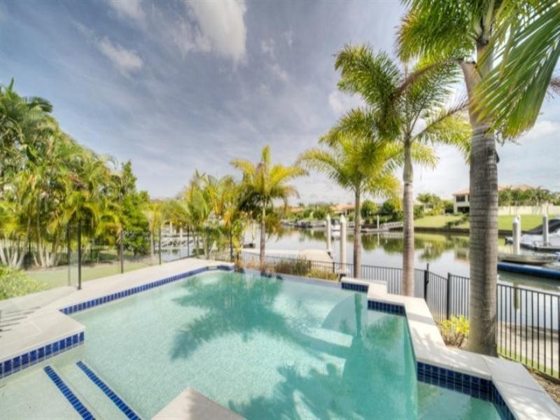 2132 Carlton Drive, Hope Island QLD 4212